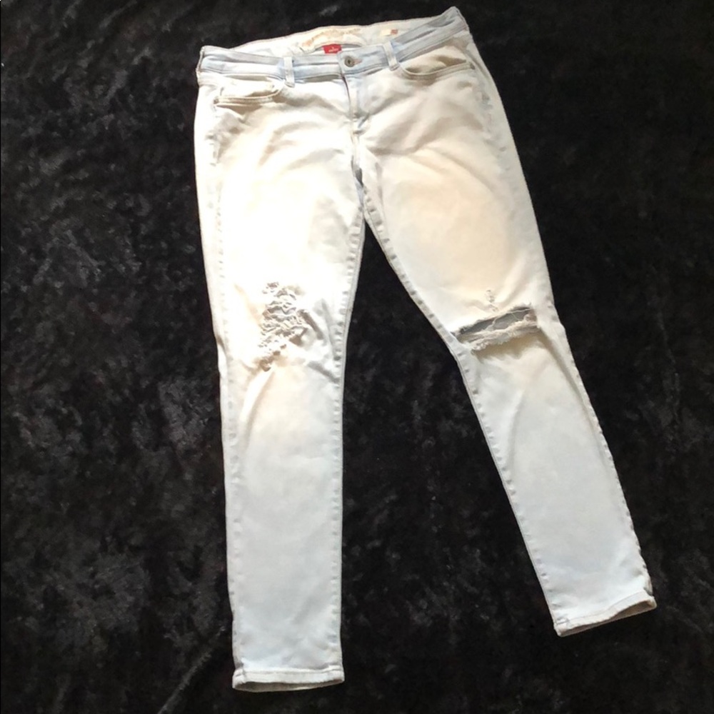 Distressed Jeans